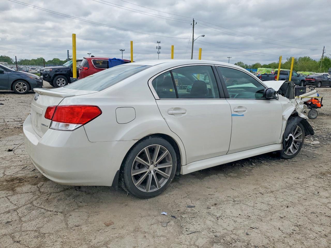 2013 SUBARU Legacy