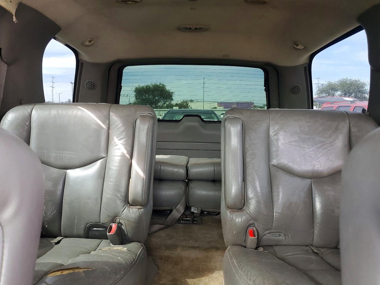 2004 CHEVROLET Tahoe
