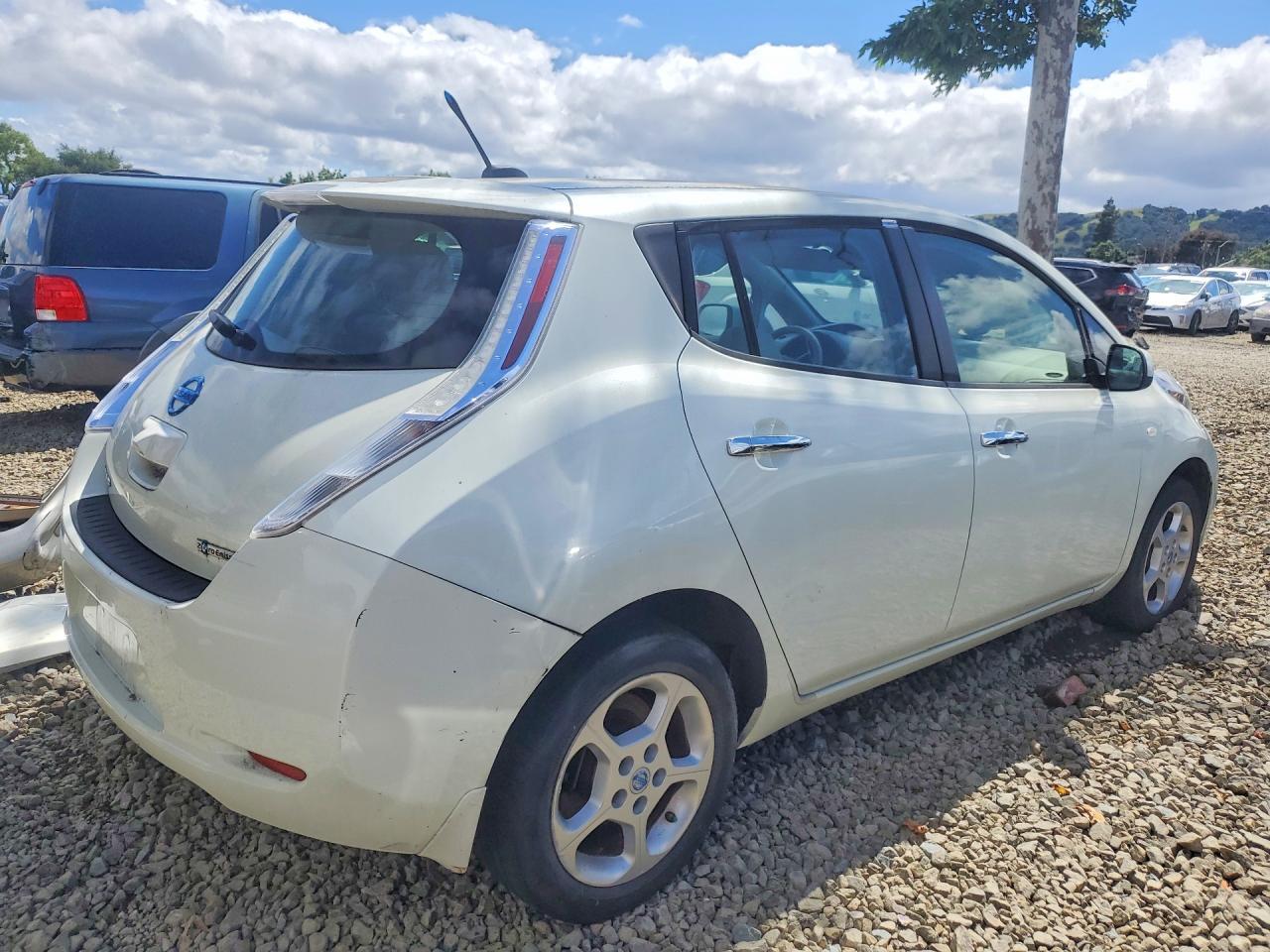 2012 NISSAN LEAF