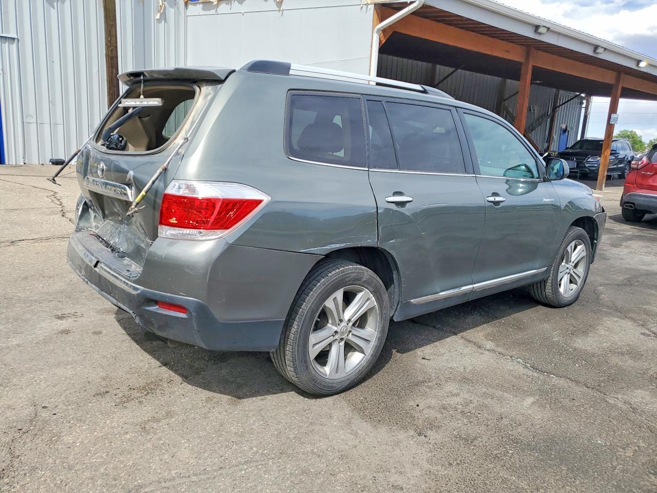 2011 TOYOTA HIGHLANDER