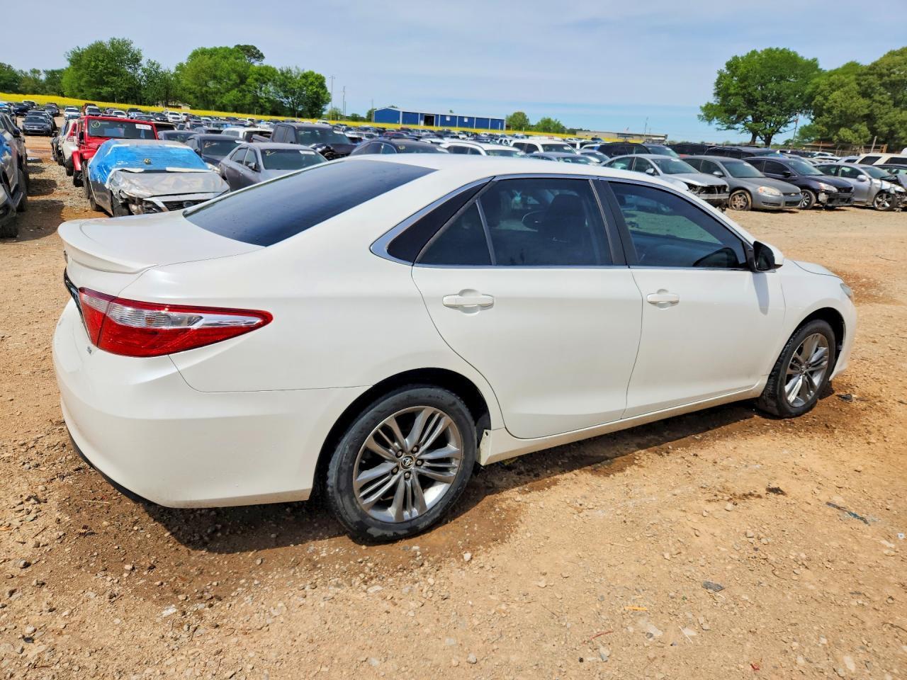 2016 TOYOTA CAMRY