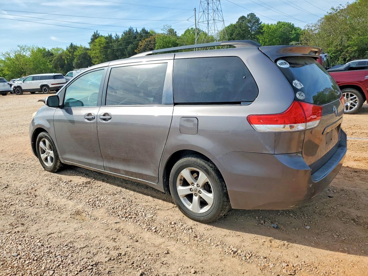 2014 TOYOTA SIENNA