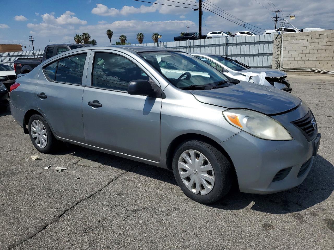2013 NISSAN VERSA