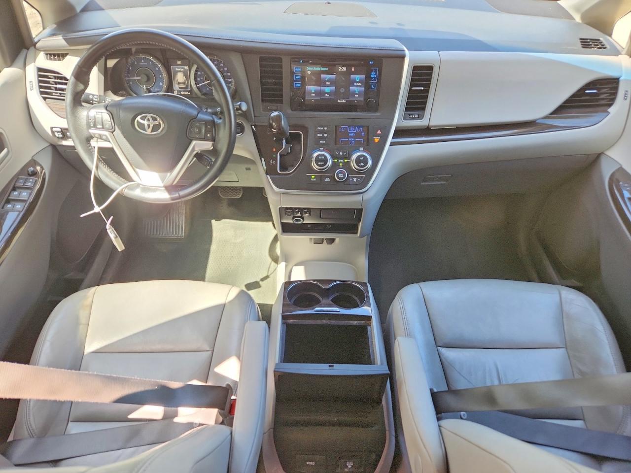 2015 TOYOTA SIENNA