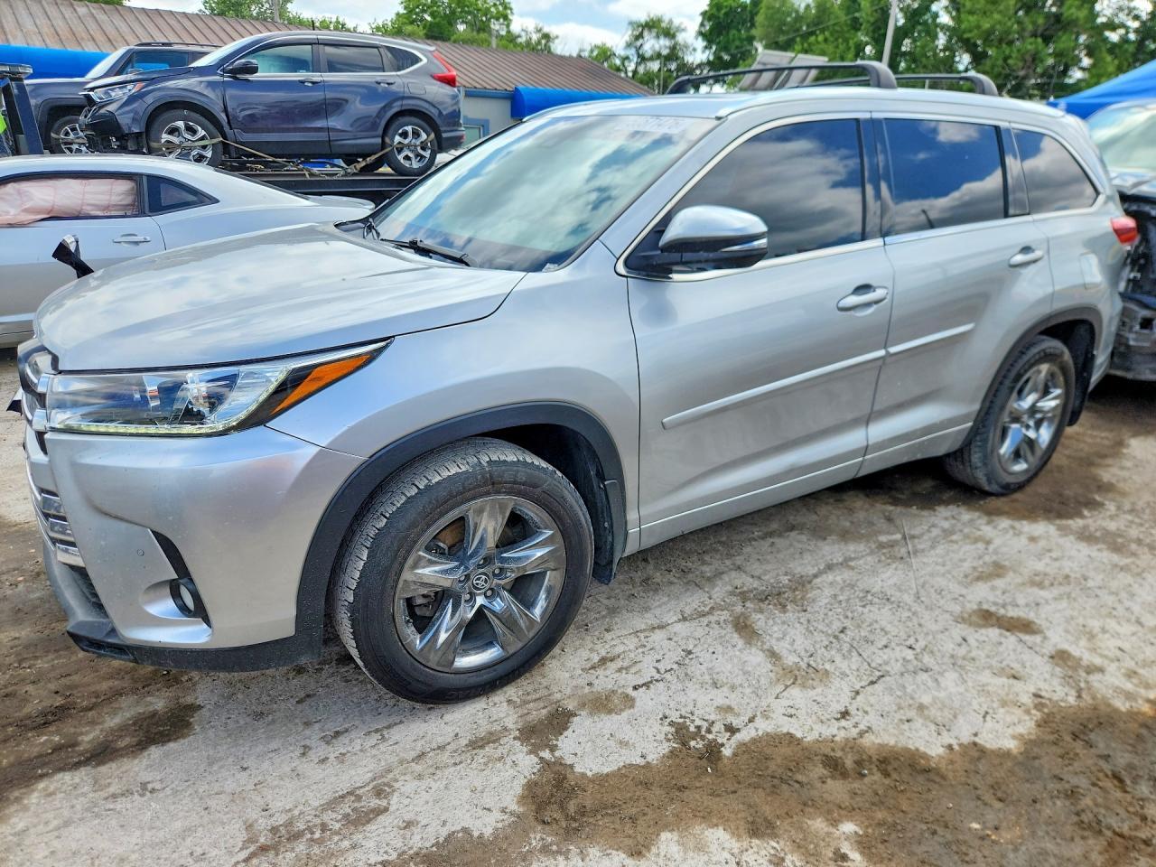 2017 TOYOTA HIGHLANDER