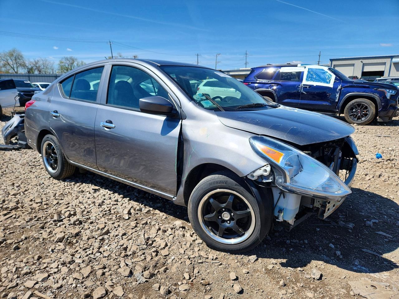 2019 NISSAN VERSA