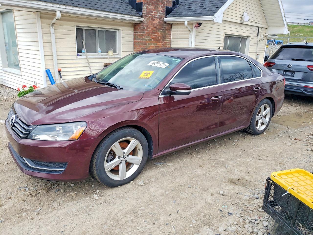 2014 VOLKSWAGEN Passat