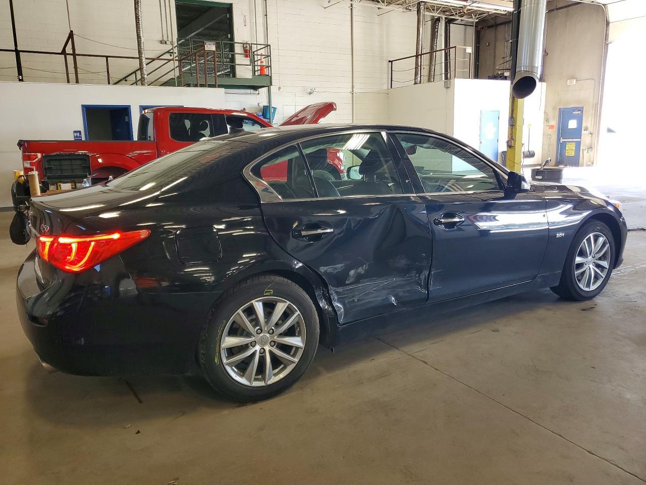 2016 INFINITI Q50