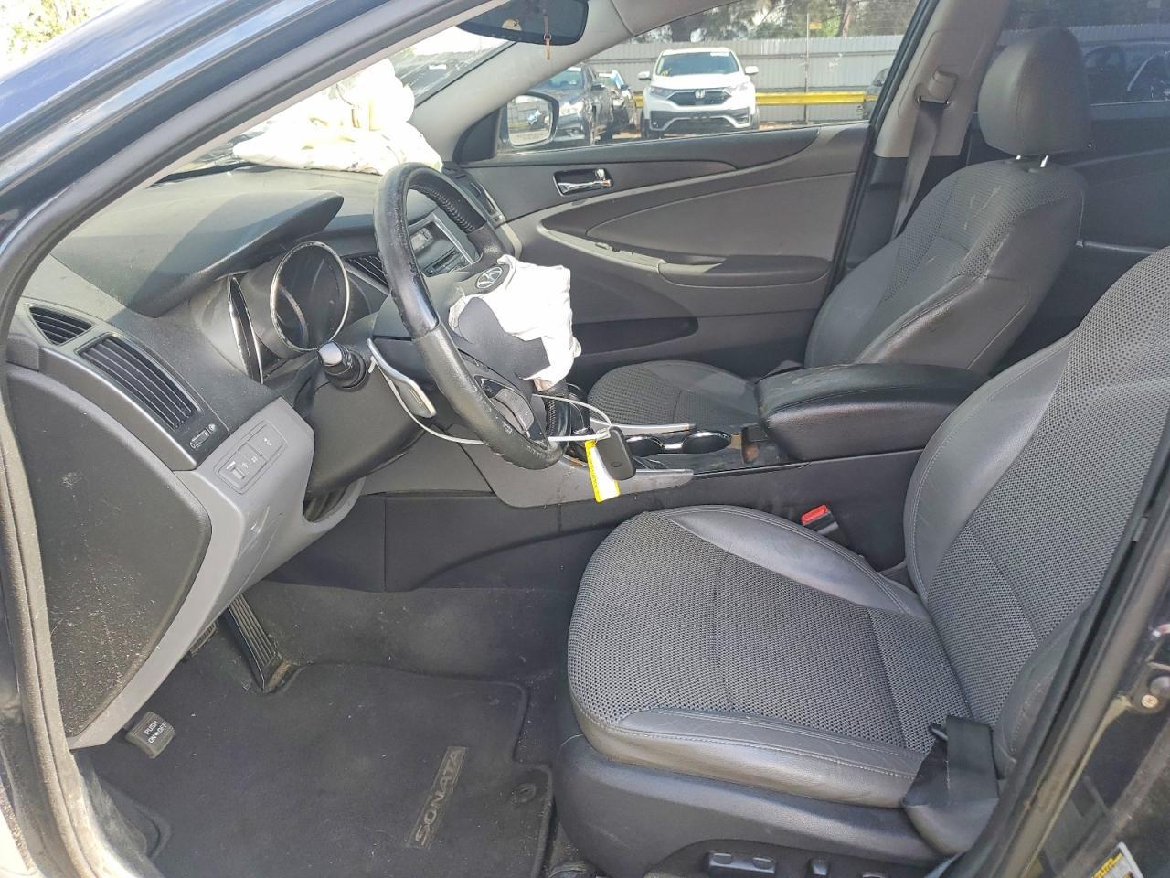2011 HYUNDAI SONATA