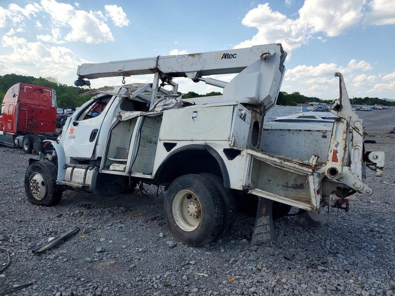 2013 FREIGHTLINER M2 106