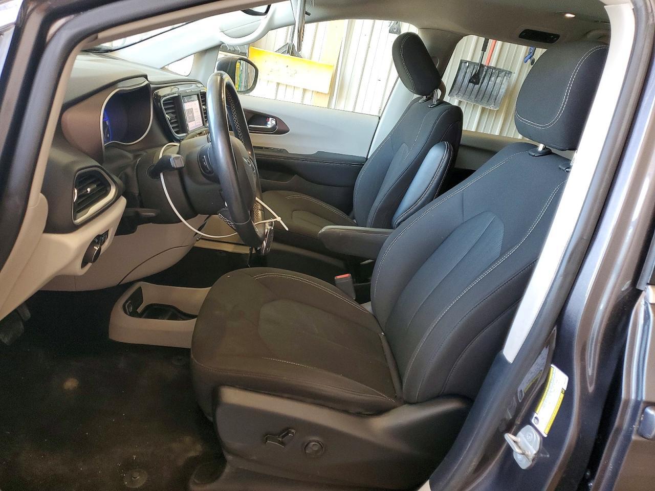 2023 CHRYSLER Voyager