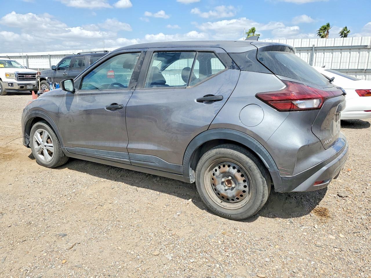 2021 NISSAN KICKS
