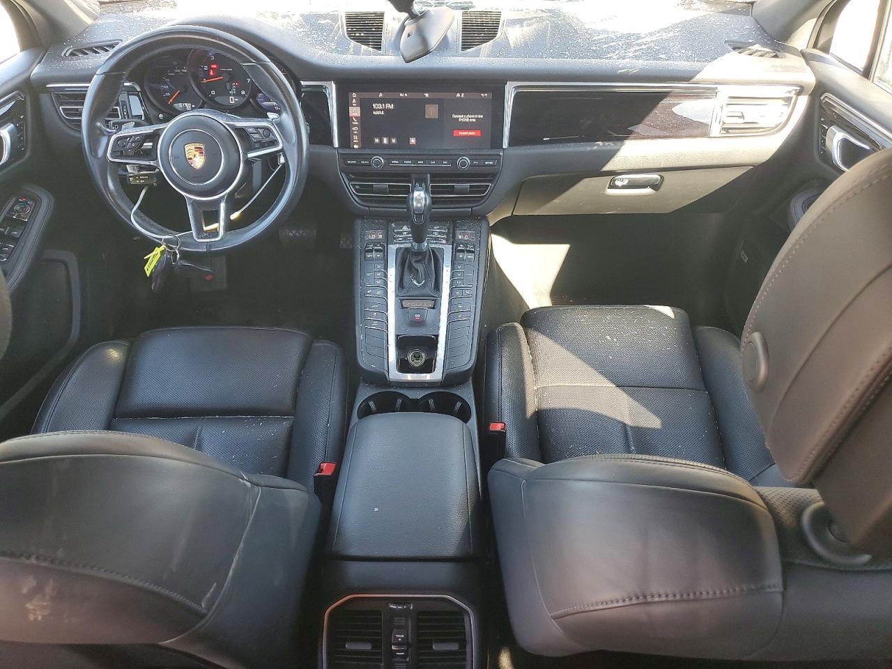 2019 PORSCHE Macan
