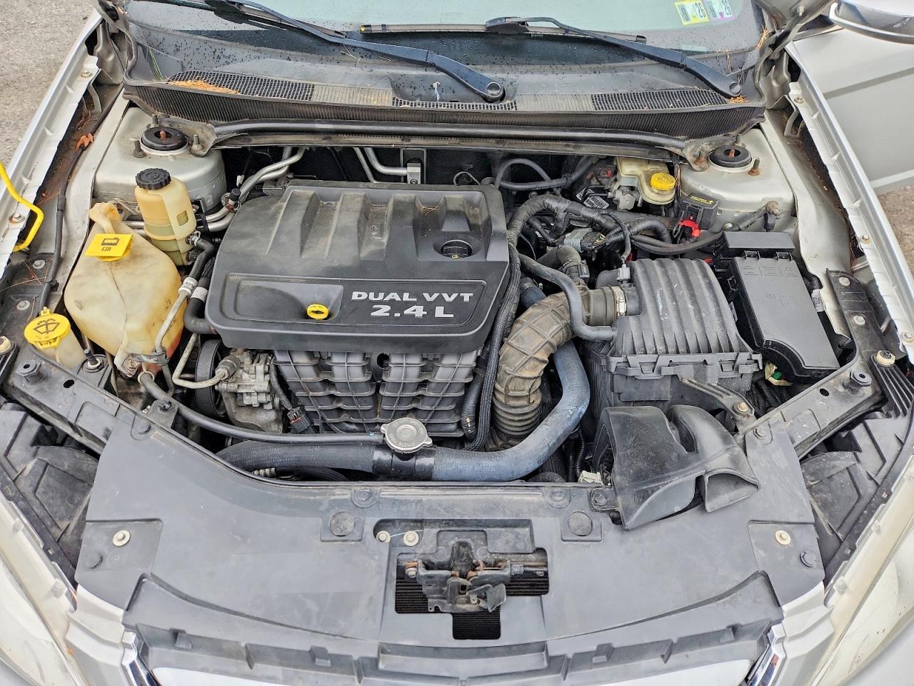 2011 CHRYSLER 200