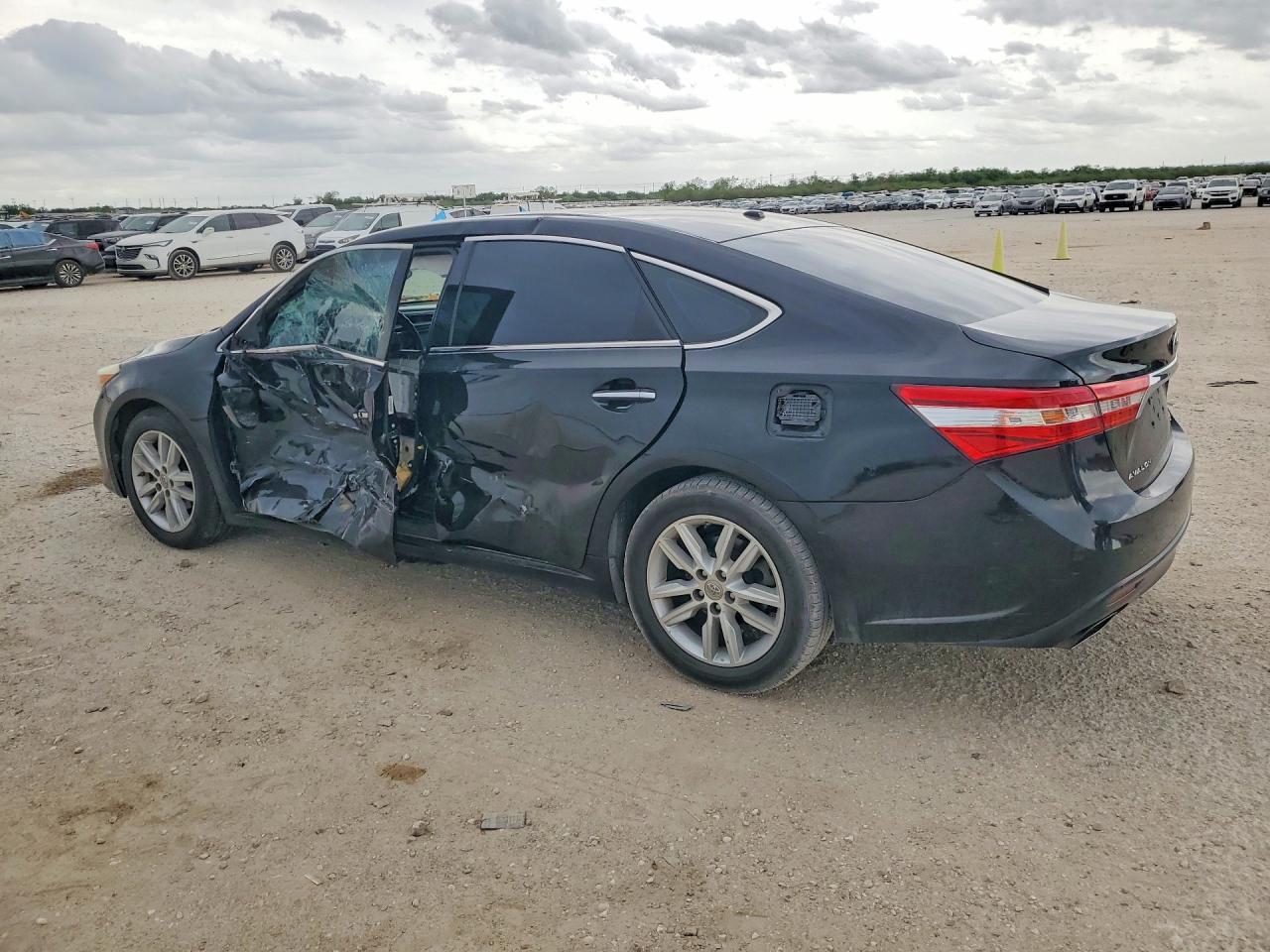 2015 TOYOTA Avalon