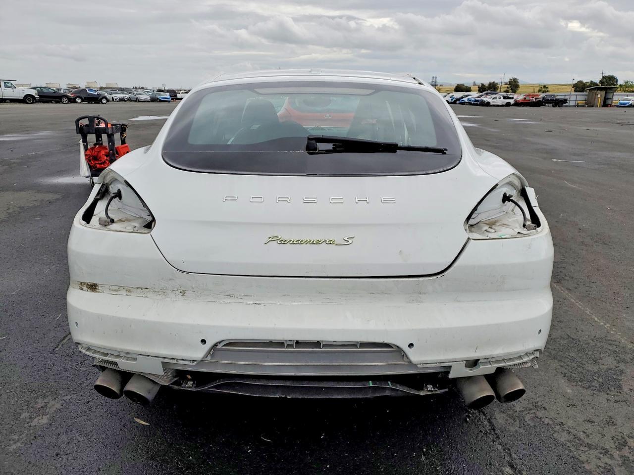 2016 PORSCHE Panamera