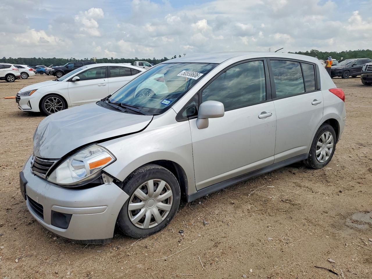 2011 NISSAN VERSA
