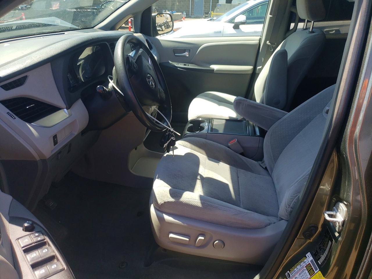 2018 TOYOTA SIENNA