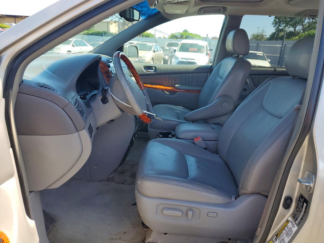 2006 TOYOTA SIENNA