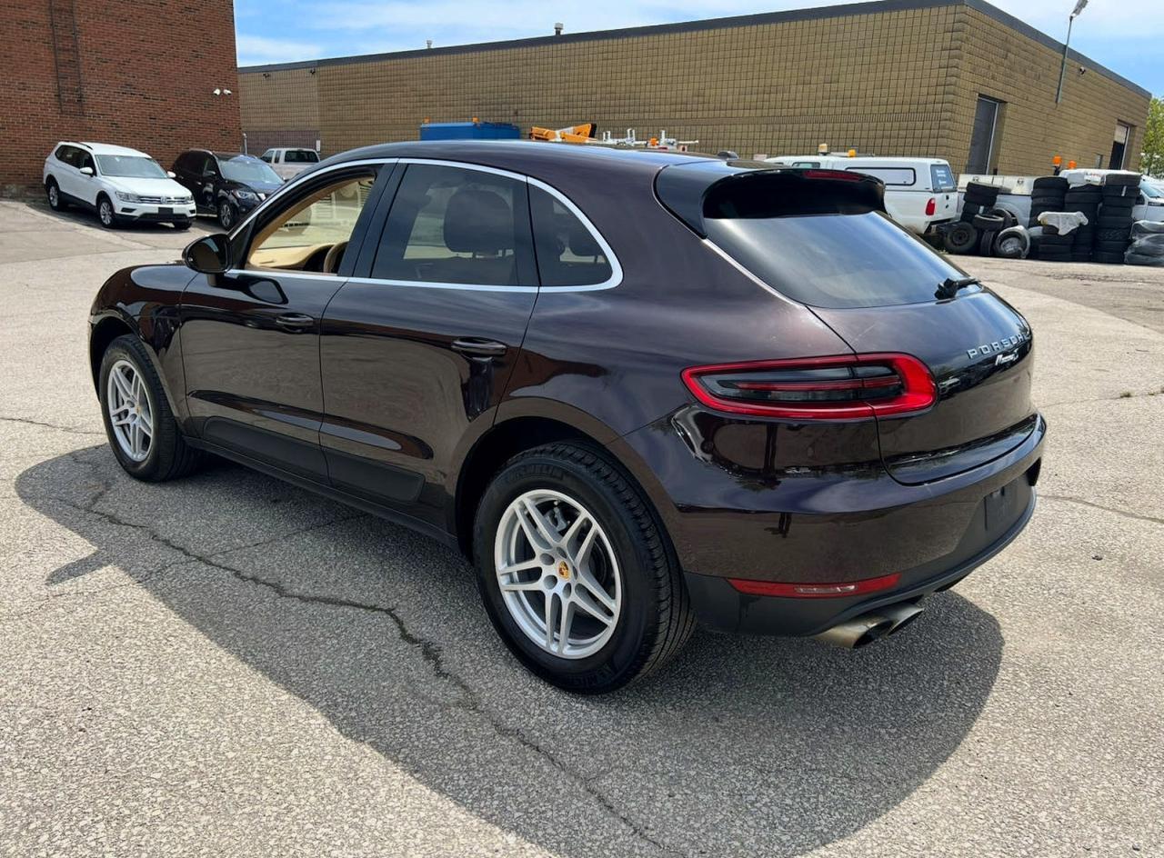 2015 PORSCHE Macan