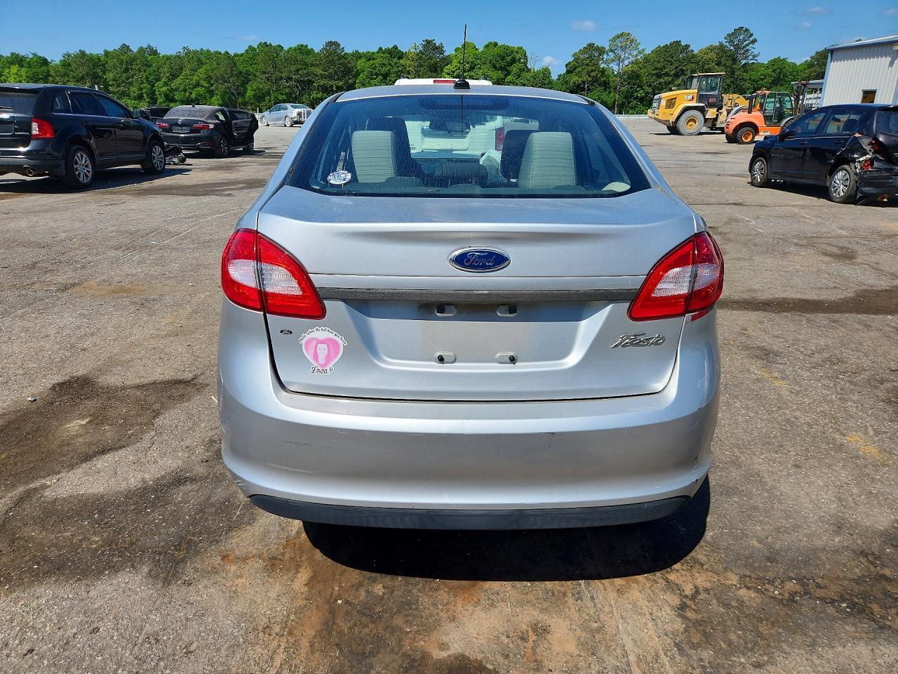 2011 FORD Fiesta