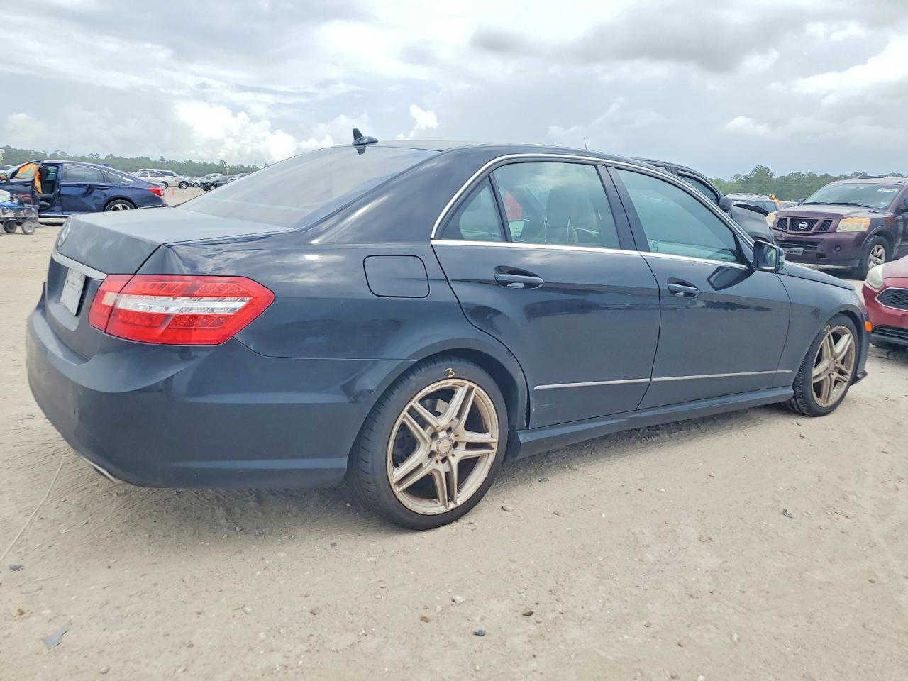 2011 MERCEDES-BENZ E-Class