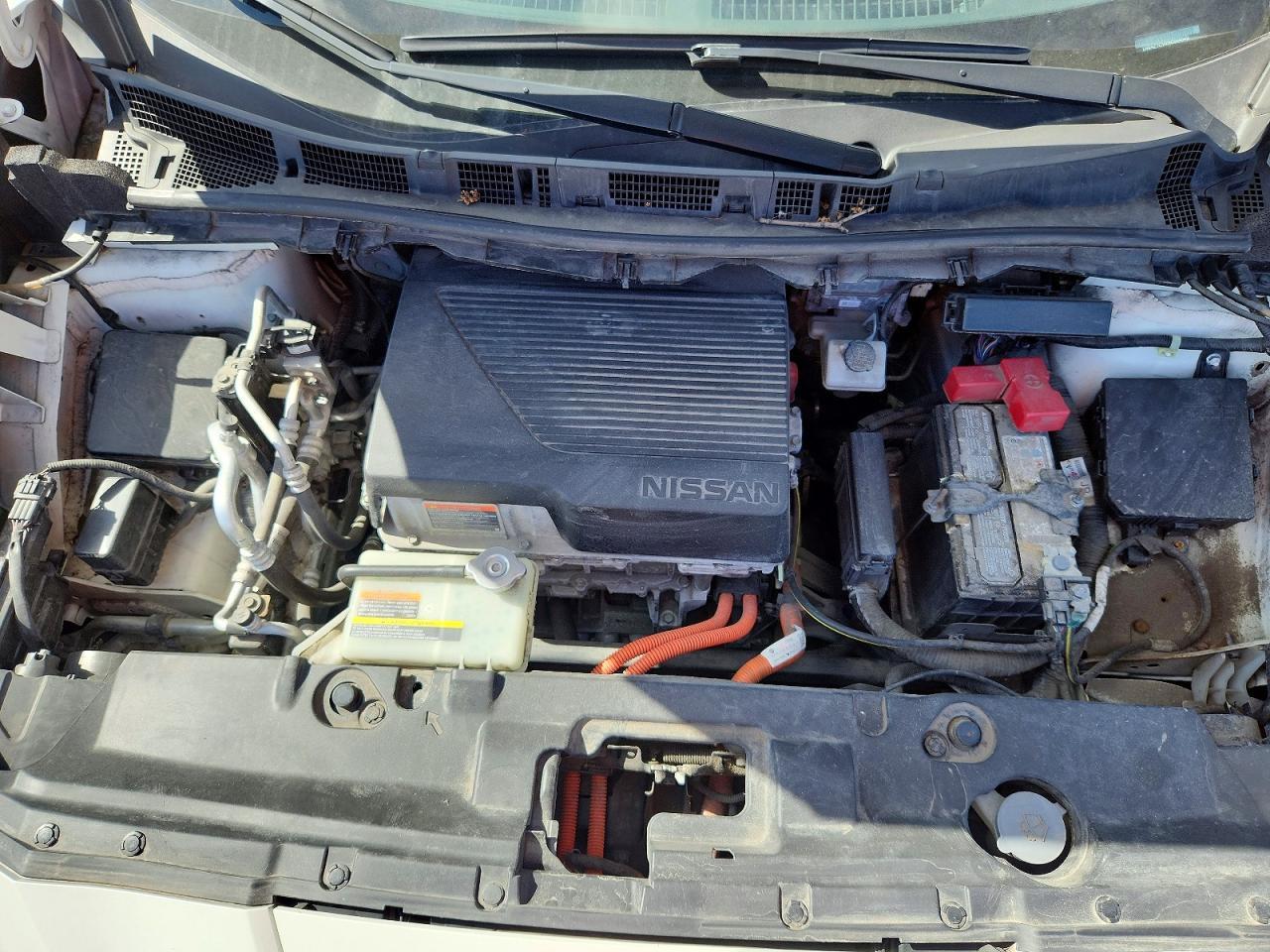2022 NISSAN LEAF