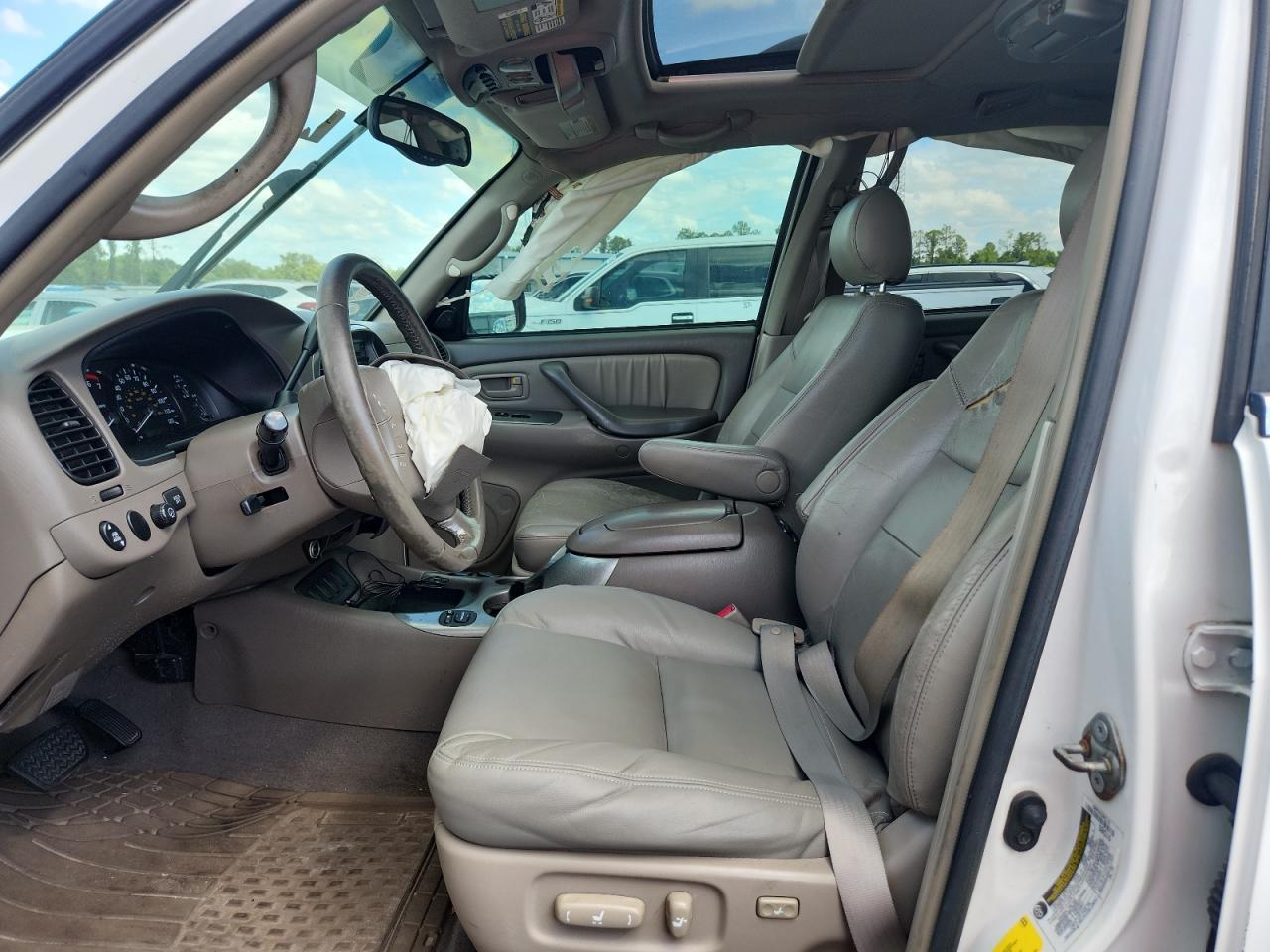 2005 TOYOTA Sequoia
