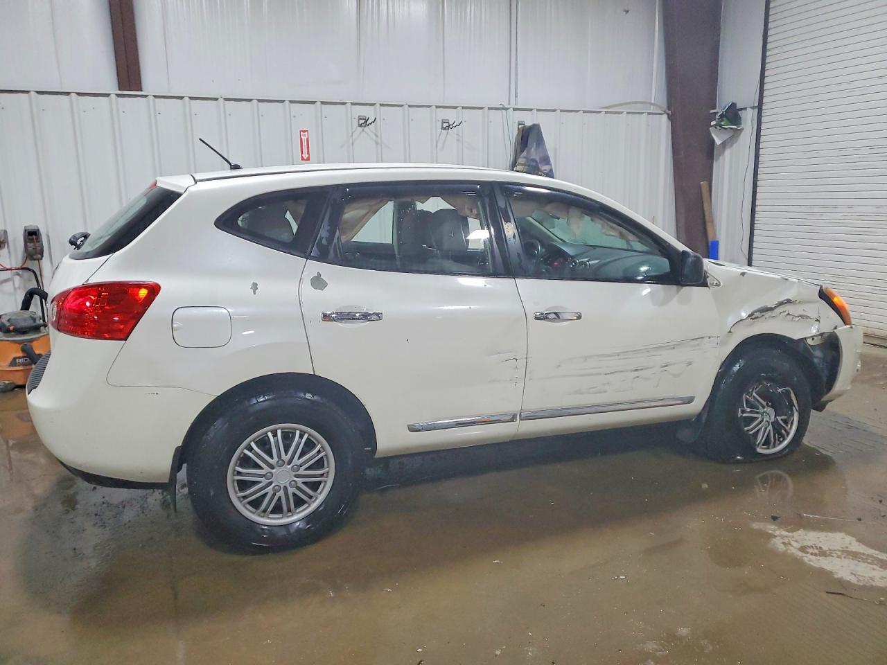 2014 NISSAN ROGUE