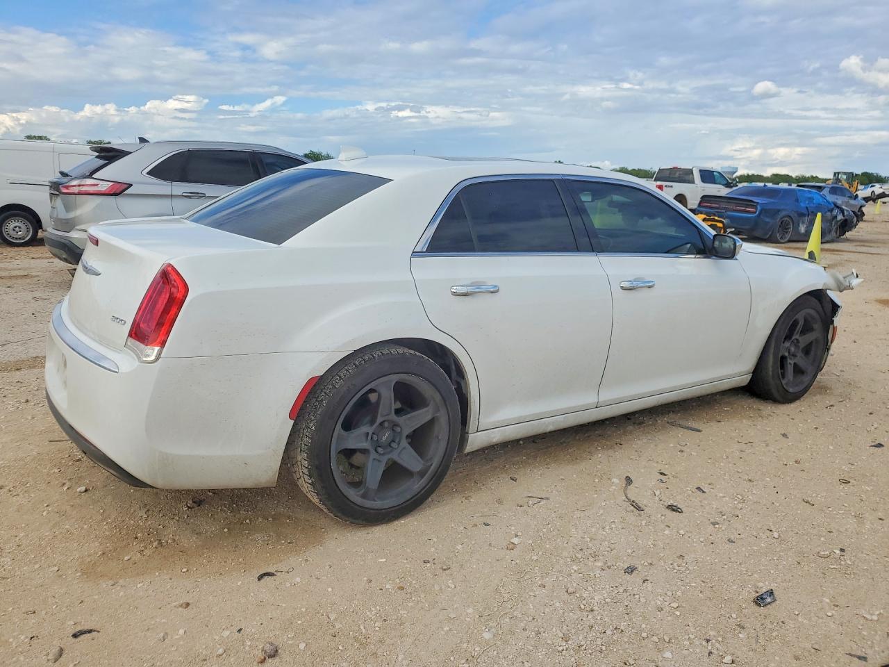 2020 CHRYSLER 300
