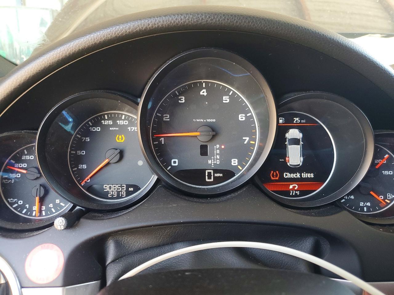 2017 PORSCHE CAYENNE