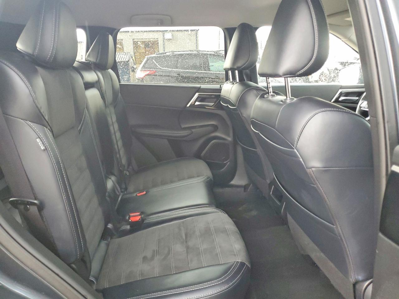 2024 MITSUBISHI outlander