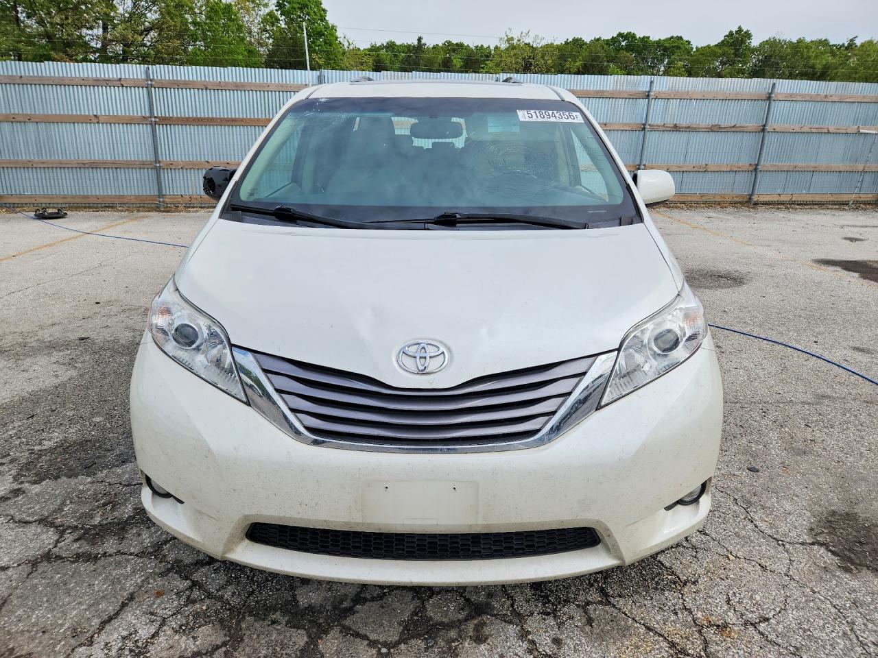 2017 TOYOTA SIENNA