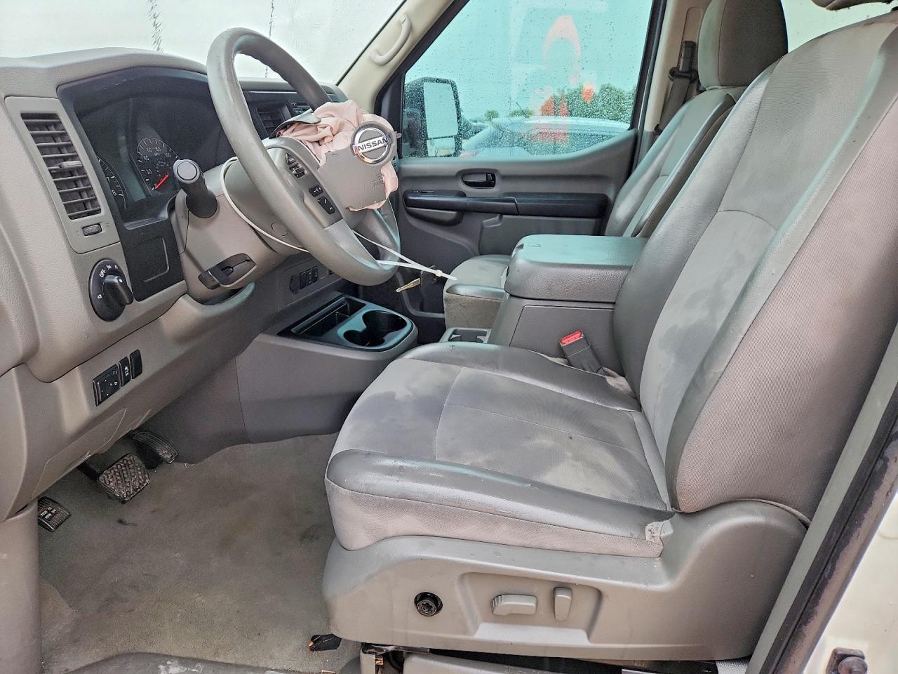 2016 NISSAN NV3500