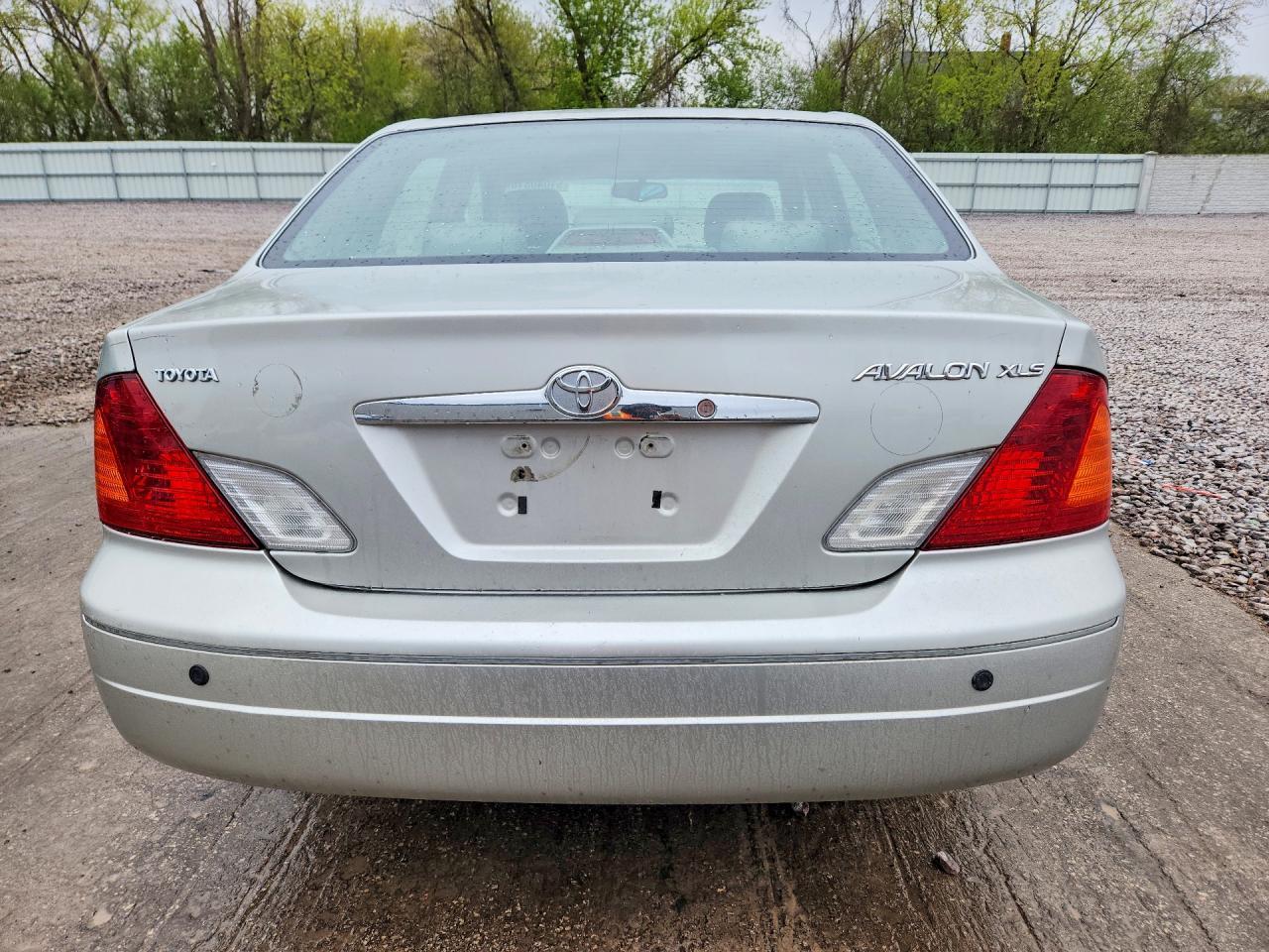 2002 TOYOTA Avalon