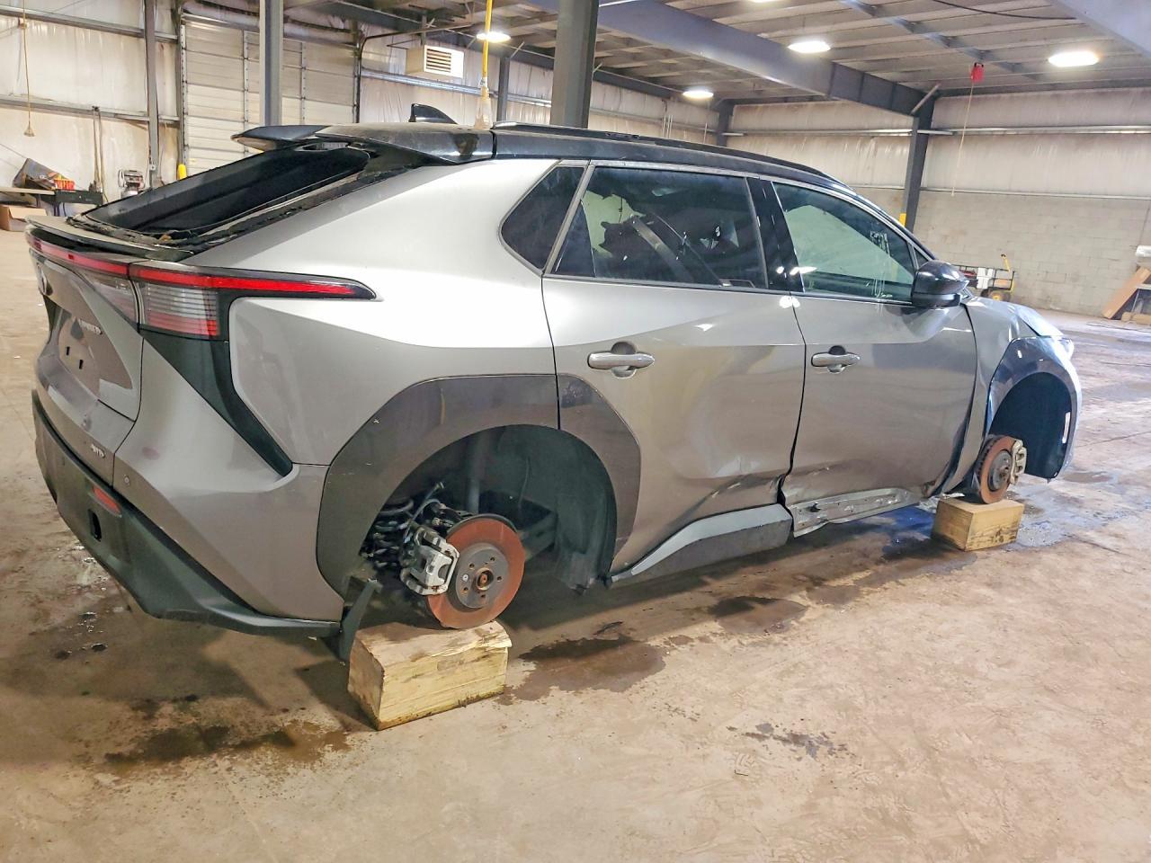 2023 SUBARU Solterra