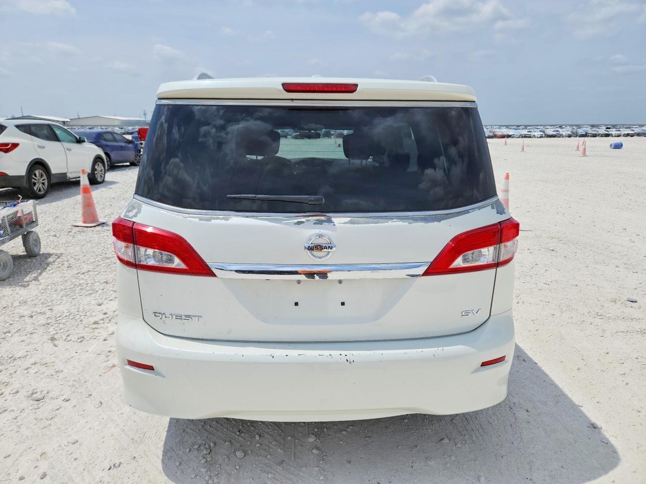 2016 NISSAN Quest