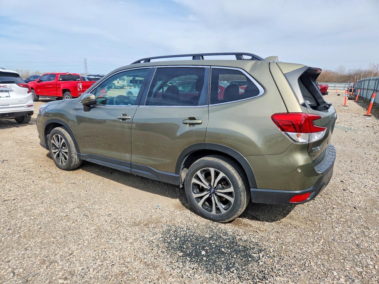 2022 SUBARU FORESTER