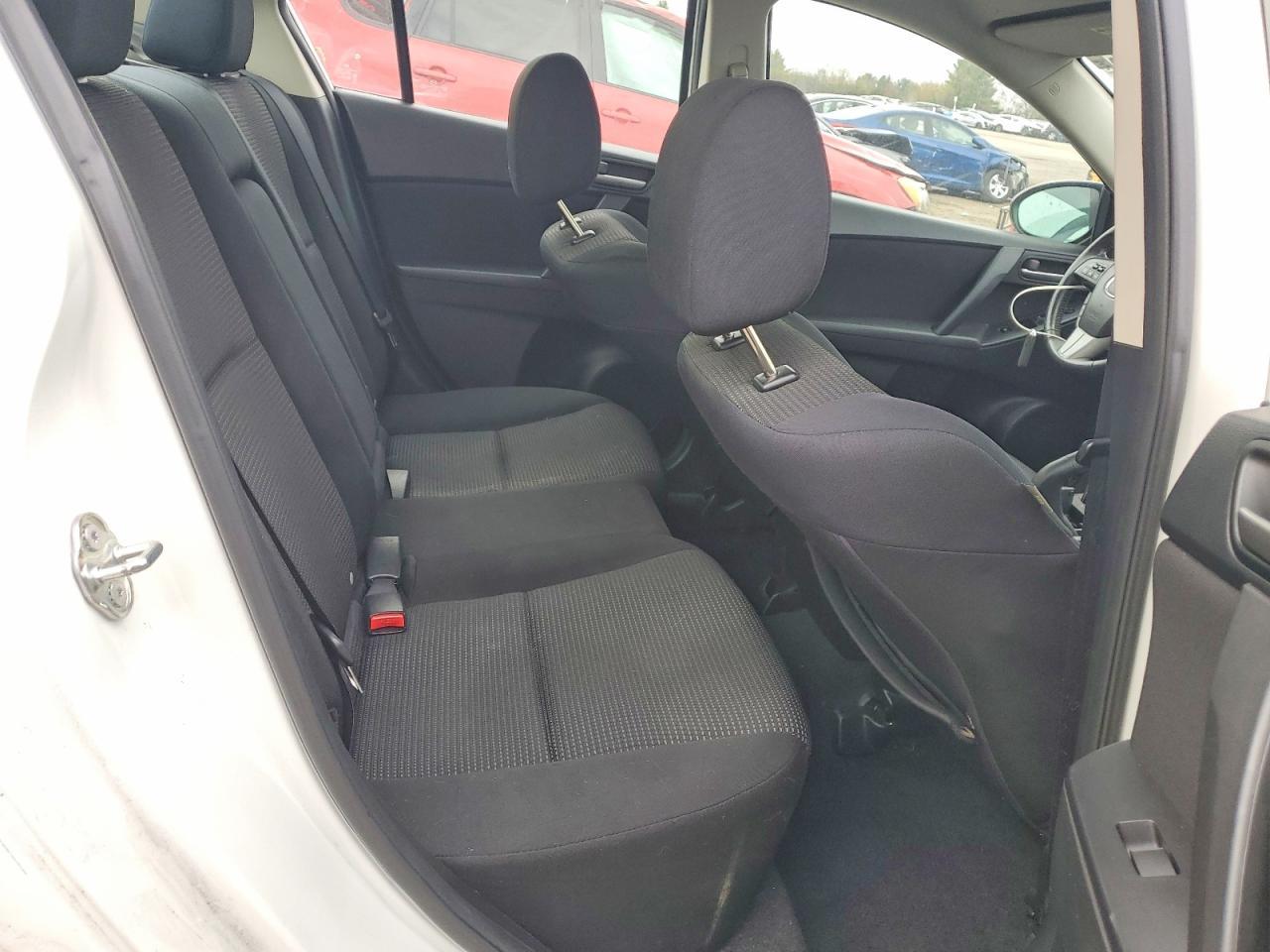 2013 MAZDA 3