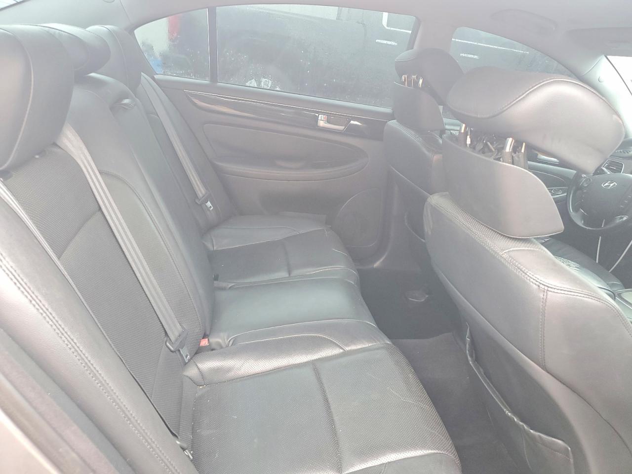 2013 HYUNDAI GENESIS