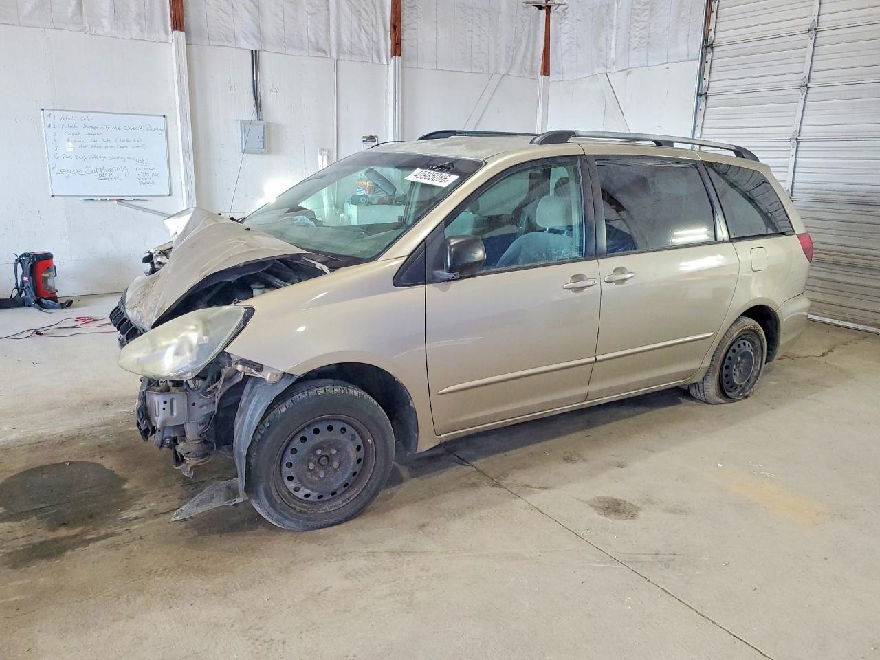 2004 TOYOTA Siena