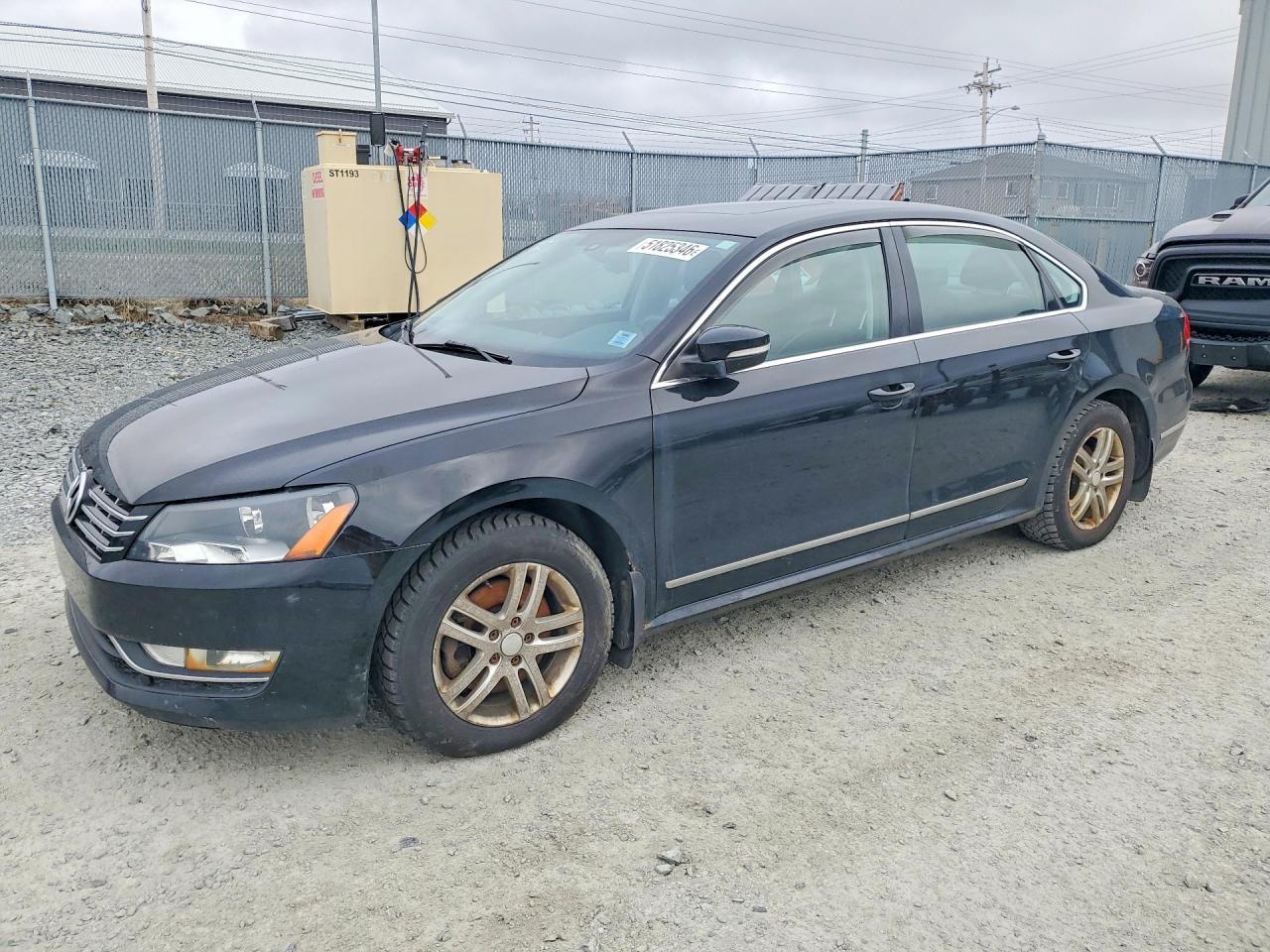 2014 VOLKSWAGEN Passat