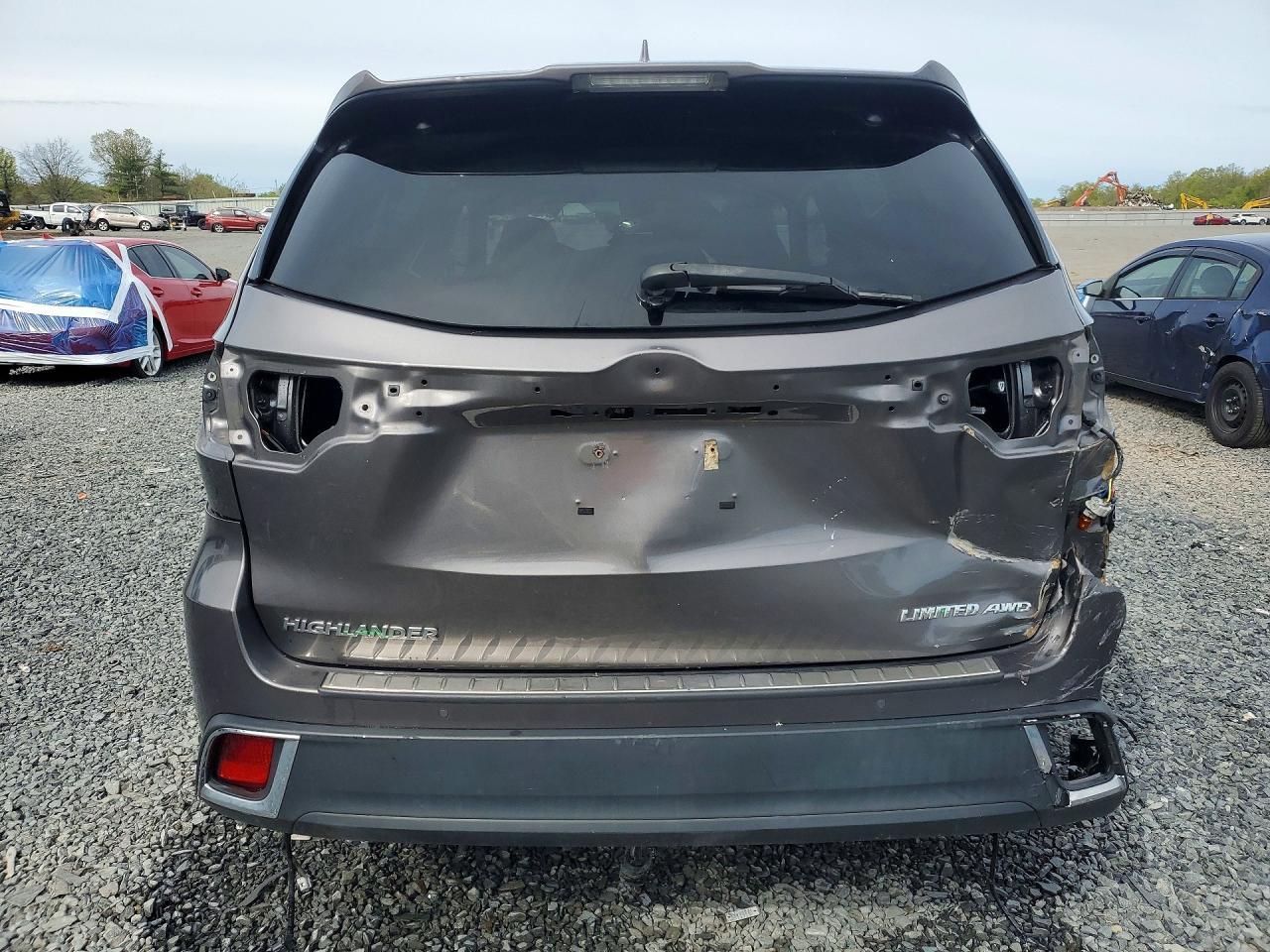 2017 TOYOTA HIGHLANDER