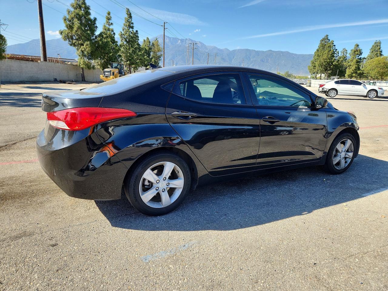 2011 HYUNDAI ELANTRA