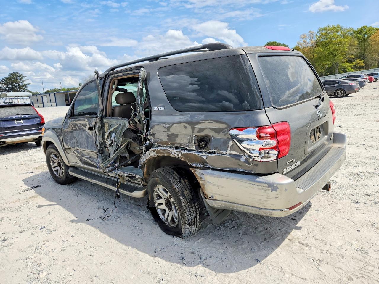 2004 TOYOTA Sequoia