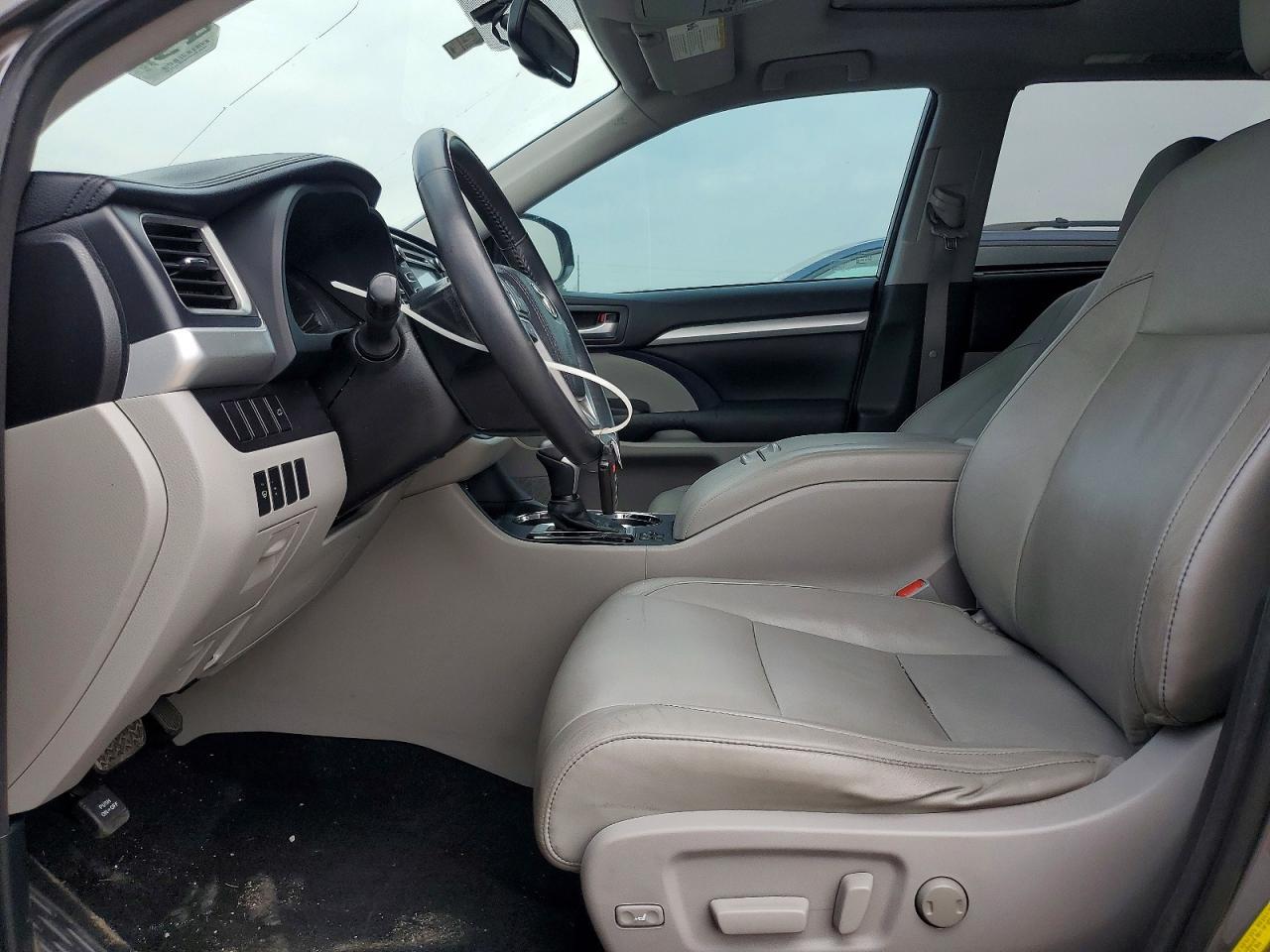 2015 TOYOTA HIGHLANDER