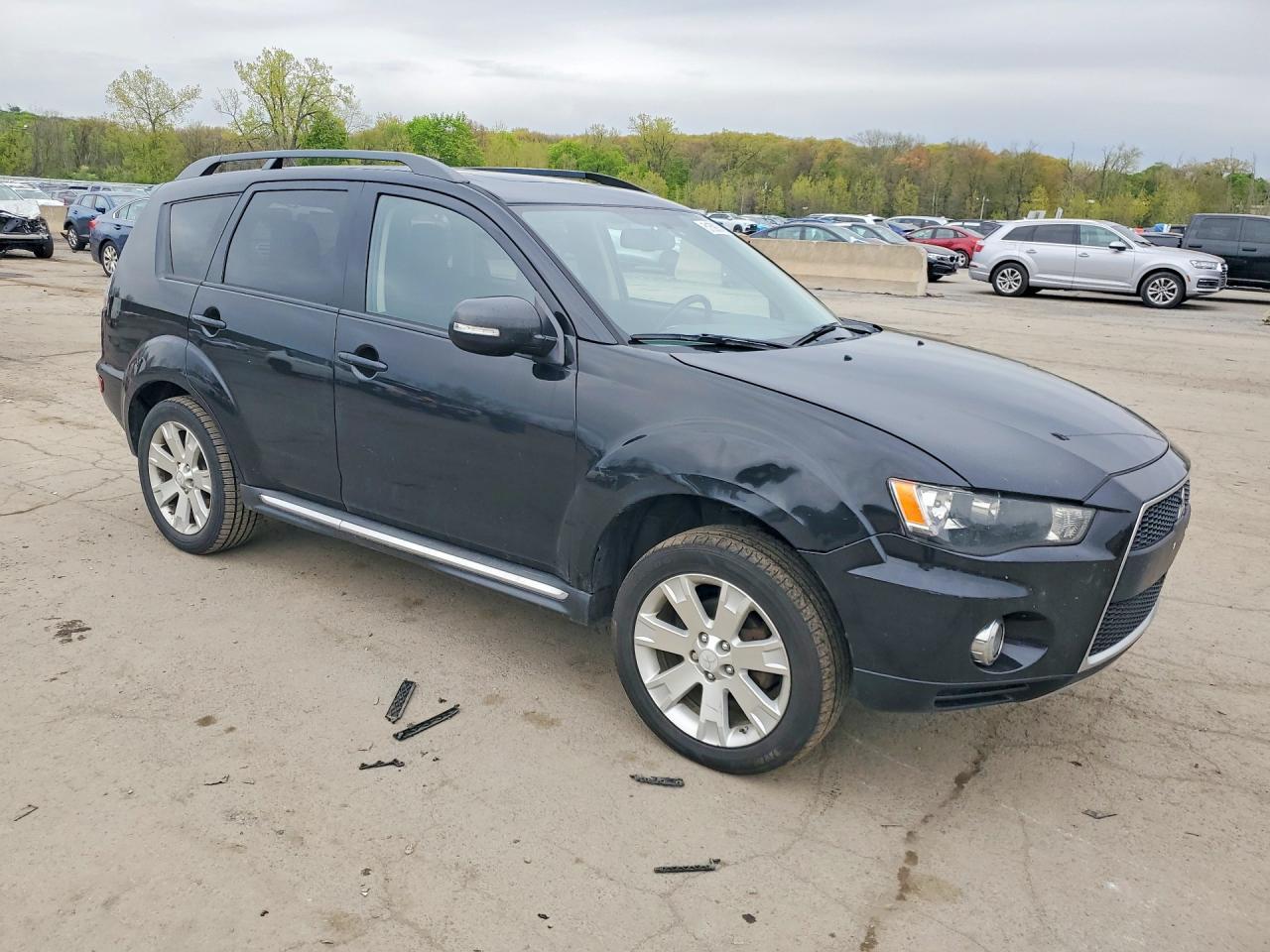 2013 MITSUBISHI outlander