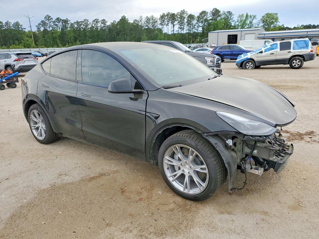 2024 TESLA MODEL Y