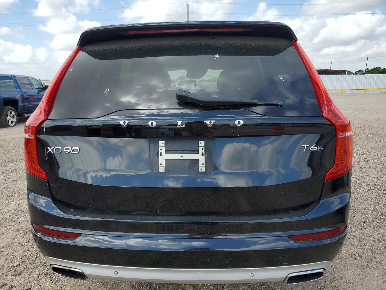 2016 VOLVO XC90
