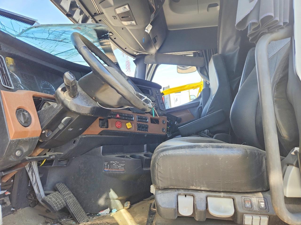 2023 FREIGHTLINER CASCADIA 126